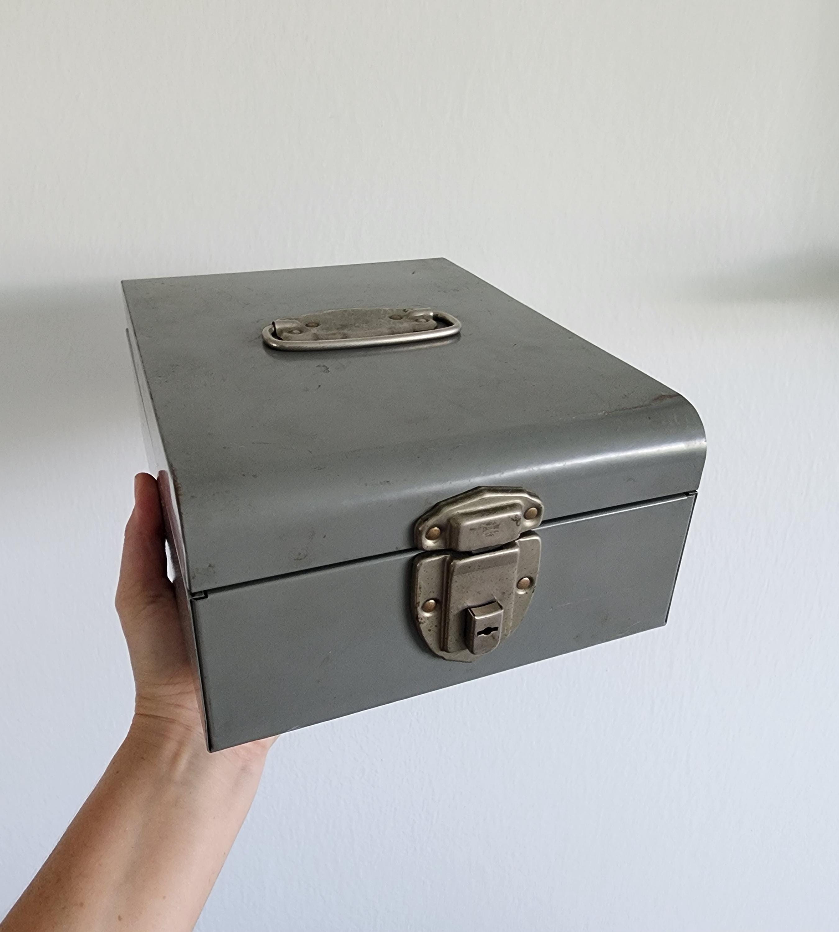 ⭐️稀少価値　レア物　アンティーク　ヴィンテージ　USトランク　スタッズ　アイアン Vintage USA Excelsior Stamford Conn Nu-craft Gray Metal File
