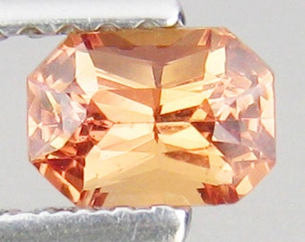RARE !!! SAPHIR ROSE ROUGE DE TANZANIE : 7 mm x 5.3