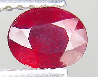 Rubis Traité Rouge Rose Du Mozambique 8,76 Carats 11,2x9,3x7,3 Mm ★ P131.174