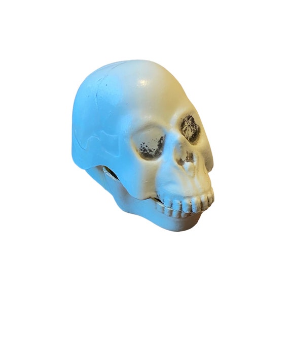 Vintage Wind Up Plastic Chattering Skull Skeleton