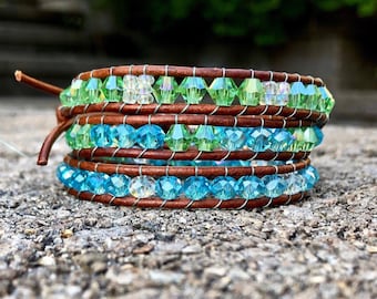 Blau & Grün Glas Perlen dreifach Wickelarmband, 3 x Damen Bead Armband, Bead Armband, Perlen Armband aus echtem Leder.