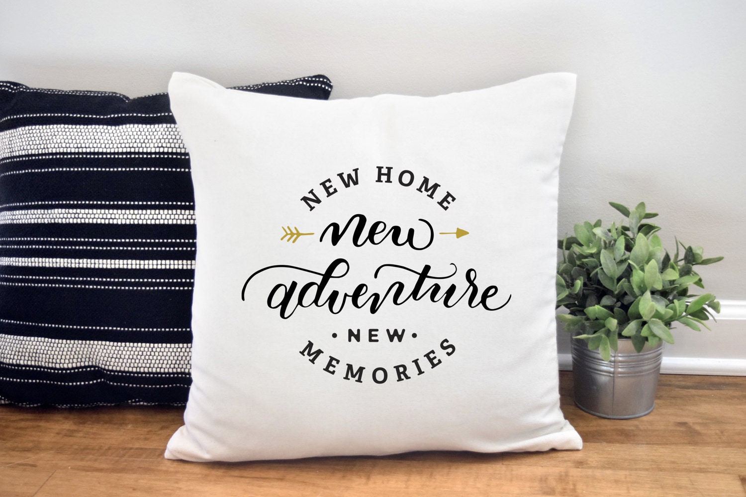 18x18 FRESAN Fresh Home Housewarming New Homeowner Gifts We Got The Keys-House Owner Housewarming New Homeowner Throw Pillow Multicolor