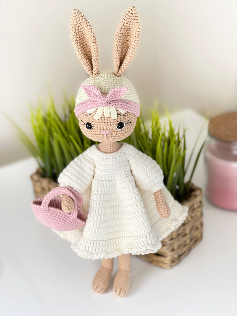 wzór króliczka na szydełku, króliczek amigurumi, króliczek wielkanocny, królik na szydełku, lalka króliczek na szydełku, zabawka króliczka w formacie PDF, króliczek na szydełku w sukience zdjęcie 4