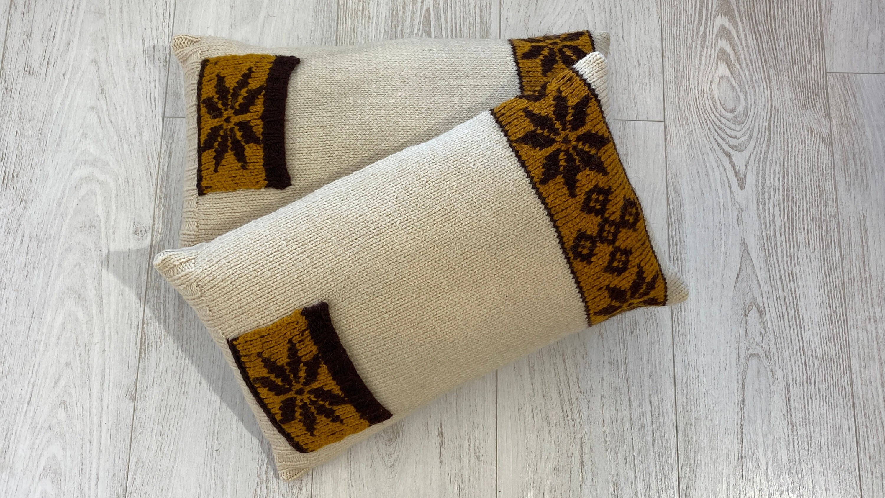 2 Coussins Upcycling Tricot Laine - Rétro Vintage Lainage Pièces Uniques Les Cousardes®