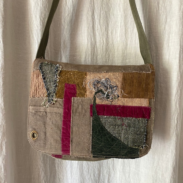 Sac besace bandoulière kaki, armée, upcycling, style boro japonais, patchwork, Les Cousardes®