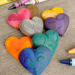 Set of 8 Heart Crayons, Kids Gifts, Crayons, Valentine’s Day Gift for Kids, Kids Party Favors, Custom Crayons