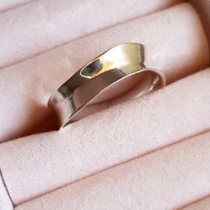 Luxury Silver 925 Wave Statement Ring - UK Size N