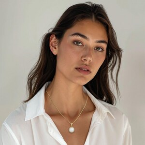 14K Solid Gold Moonstone Pendant Necklace, Round Natural Gemstone Fine Jewelry afbeelding 4