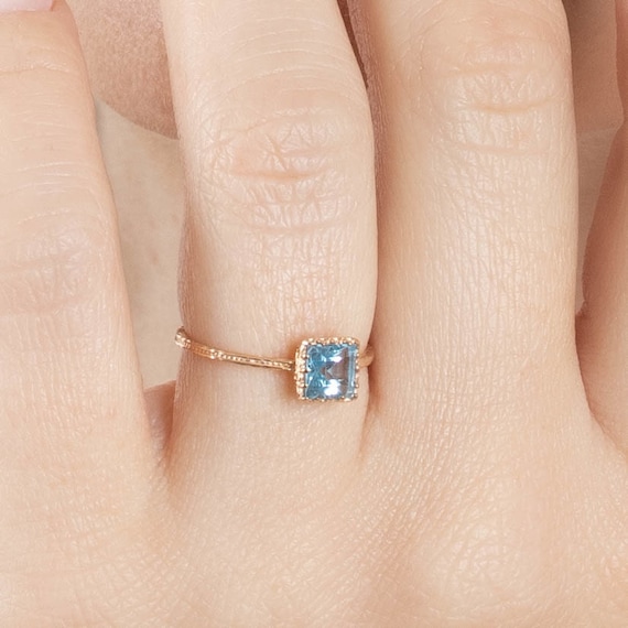 Topaz white gold ring deals
