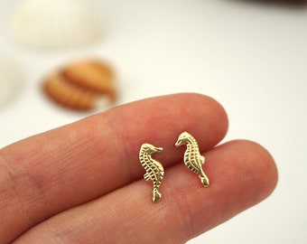 SeaHorse Stud Earrings, 14k Gold Earrings, Gold Stud Earrings, solid gold, gift for her, Gold Jewelry, seahorse studs, simple earrings