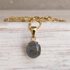 14K Gold Labradorite Pendant, Vintage Necklace, Labradorite Necklace, Birthstone Jewelry, Labradorite Jewelry, Anniversary Gift