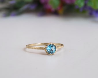 Blauer Topas Ring, zierliche Ring, Dezember Ring, zarte Gold Ring, Edelstein Ring, Gold Schmuck, minimalistischen Ring, Versprechen Ring für sie