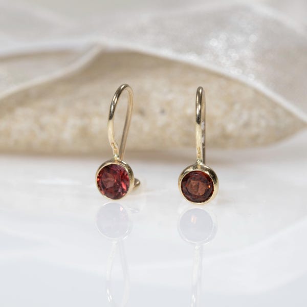 Red Garnet Earrings, Minimalist Earrings, 14K Gold Earrings, Gemstone Jewelry, Dangle Earrings, Handmade Jewelry, January Birtthstone,