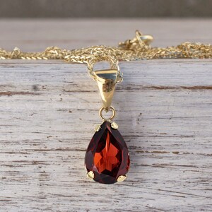 Garnet Teardrop Necklace, Natural Garnet, 14K Gold Pendant Necklace, Garnet Gold Pendant, Teardrop Shaped, Real Garnet, Garnet Jewelry, 14K