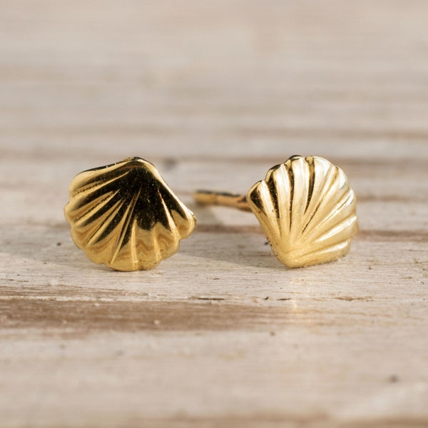 14K Solid Yellow Gold Shell Earrings, 14K Soild Gold Shell Earrings, Yellow Gold Seashell Earrings, Valentine's Day, Handmade , Gift For Her