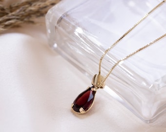 Garnet Pendant Necklace, Garnet Teardrop Pendant, 14K Gold Pendant Necklace, Gemstone Necklace Gold, Garnet Necklace Dainty, Garnet Jewelry