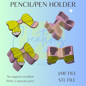Puede incluir: Un portalápices/bolígrafo con forma de lazo, con diseño de lápiz. El lazo es amarillo con un corazón rosa y punta de lápiz. El texto "PENCIL/PEN HOLDER" está en la parte superior. El texto "No supports needed" y "Prints 2 separate parts" están en la parte inferior.