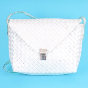 Vintage White Vinyl Woven Bag/ Tote crossbody rattan beach handbag/ Retro handbag/ Vintage briefcase Braided