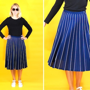 Vintage Blue Pleated skirt/ Blue white striped skirt/ Skirt over knees/ Midi women skirt/ Size Medium