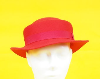 Vintage ladies red fedora hat/ Classic wool felt hat/ Women retro hat/ Little Red Riding Hood/ Theatre / Size small