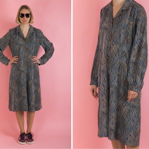 Vintage Derofa long sleeve shirt dress/ Green pattern dress/ Dress over knees with a belt/ 70s / Boho style/ Size Large - XLarge