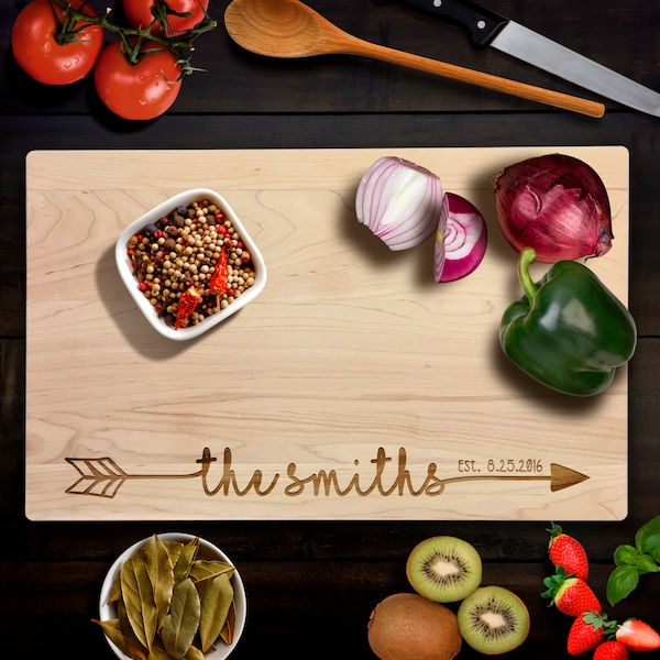 Cutting Board Personalized Family Name Handwritten Names Arrow Design Handmade Gifts for Couple Anniversary Gift for Parents Laser Engraved