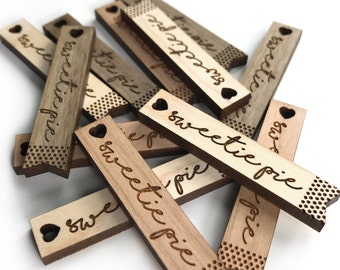 Custom Wedding Party Favour Wood Tag 2 inch x .40inch Heart Hole Branding Wooden Gift Tag Handmade Label dotted design Maple Cherry Walnut