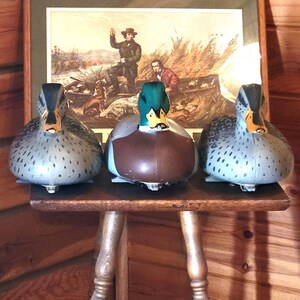 3 1967 Victor D-9 Duck Decoys: Mallard Drake & 2 Hens - Hunting Or Decorating image 1
