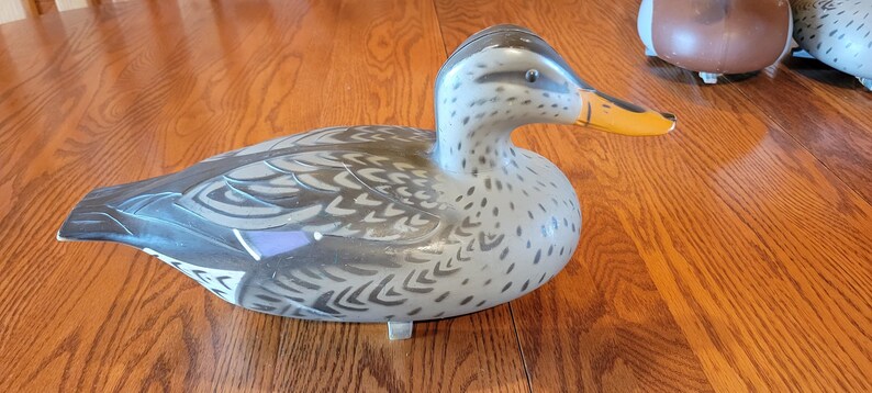3 1967 Victor D-9 Duck Decoys: Mallard Drake & 2 Hens - Hunting Or Decorating image 17