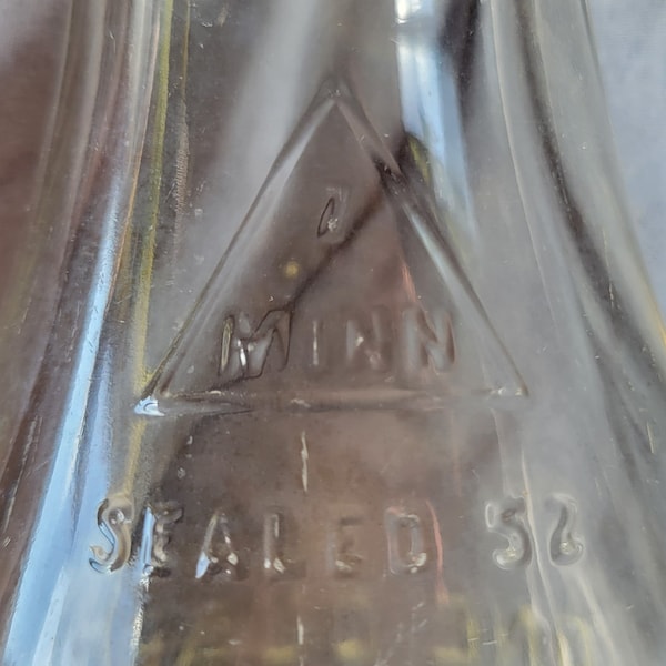 Vintage 1950s One Quart Milk Bottle - Clearly Marked All In Raised CAP'S "7 MINN", "Sealed 52", "One Quart", "L-C" And "35"