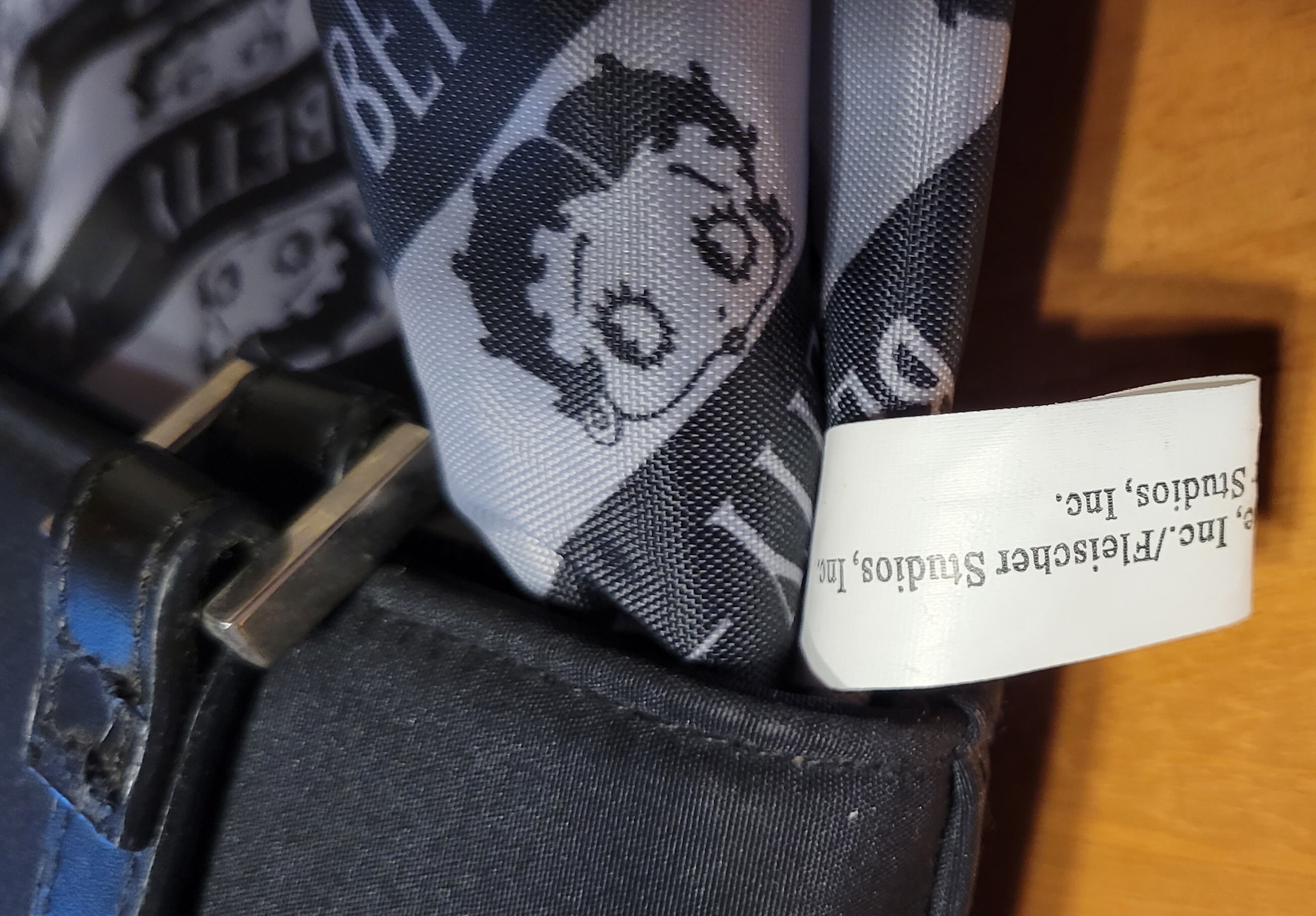 BETTYBOOPショルダーバッグ（刺しゅう）2003年 BETTYBOOPショルダーバッグ（刺しゅう）2003年 - メルカリ