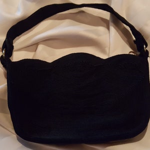 Vintage 1950s Black CORDE 7 1/2 By 5 Hand Bag With Single Handle And 3 Interior Pockets In Great Condition image 2