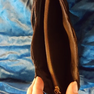 Vintage 1950s Black CORDE 7 1/2 By 5 Hand Bag With Single Handle And 3 Interior Pockets In Great Condition image 10