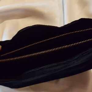 Vintage 1950s Black CORDE 7 1/2 By 5 Hand Bag With Single Handle And 3 Interior Pockets In Great Condition image 5