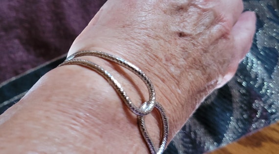 Vintage Silver-Tone Hinged Bangle Bracelet - 7 In… - image 5