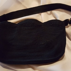 Vintage 1950s Black CORDE 7 1/2 By 5 Hand Bag With Single Handle And 3 Interior Pockets In Great Condition image 1