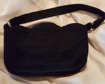 Vintage 1950s Black CORDE 7 1/2" By 5" Hand Bag With Single Handle And 3 Interior Pockets In Great Condition