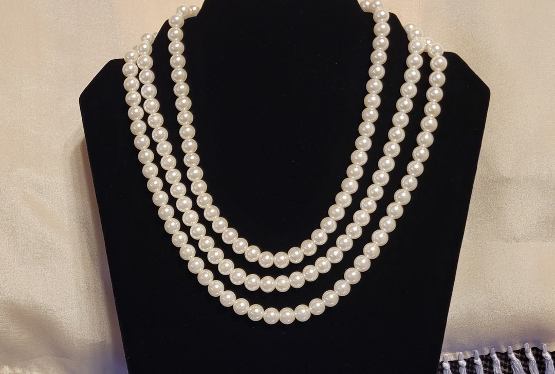 Lovely 1960s 3 Strand Glass pearl Necklace in Great Condition Etsy