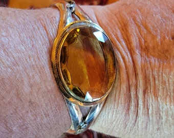 10Kt Yellow Gold Hand Crafted Bangle Bracelet With Beautifully Faceted Citrine Glass "Gem" Center - 1940s Vintage - Weighs 33 Grams