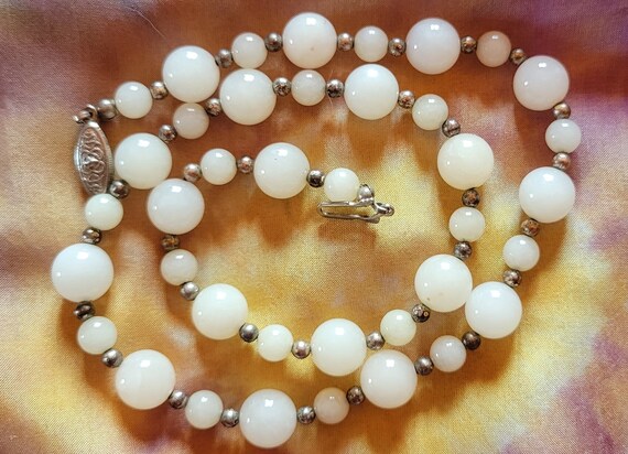 White Jadeite and Sterling Bead 18" Beautiful Nec… - image 2