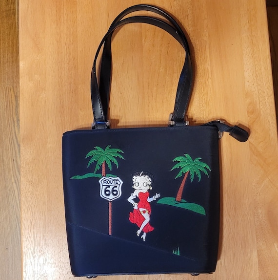 BETTYBOOPショルダーバッグ（刺しゅう）2003年 BETTYBOOPショルダーバッグ（刺しゅう）2003年 - メルカリ