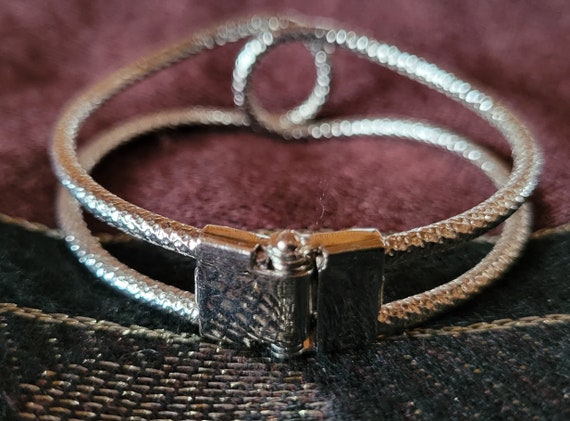Vintage Silver-Tone Hinged Bangle Bracelet - 7 In… - image 9