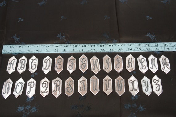 EMBROIDERED MONOGRAMMED INITIAL – T - image 3