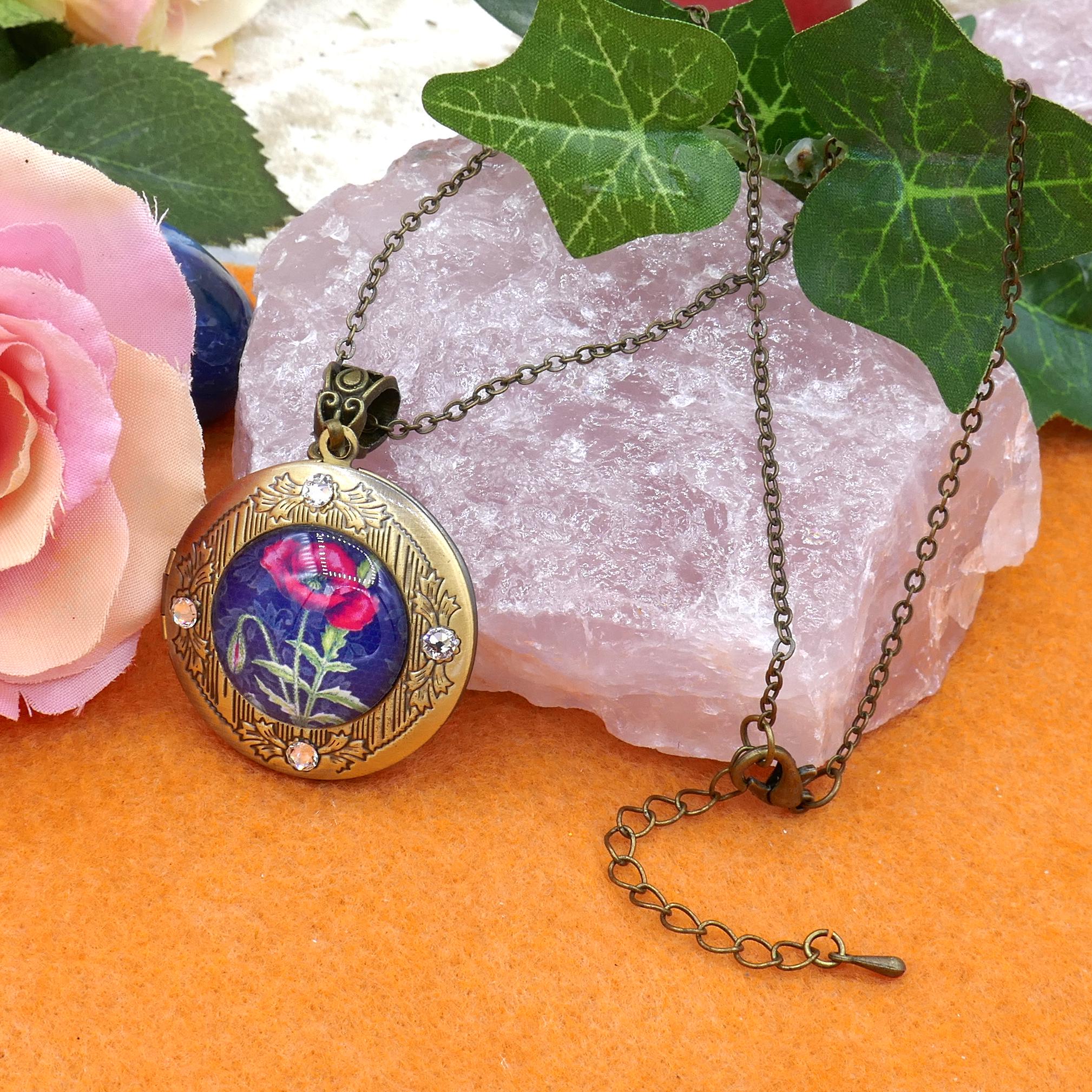 Collana Con Medaglione In Metallo E Alluminio Argento Con Cammeo In