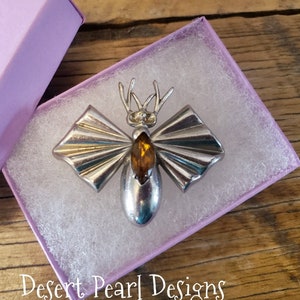 Unique insect brooch, bold bug jewelry, nature bug pin, gift for her, graduation gift, nature jewelry pin, geometric insect pin, costume pin