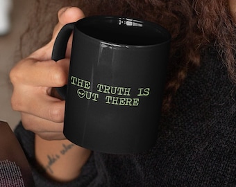 X-Files Mug: The Truth Is Out There, Retro 90s Aliens