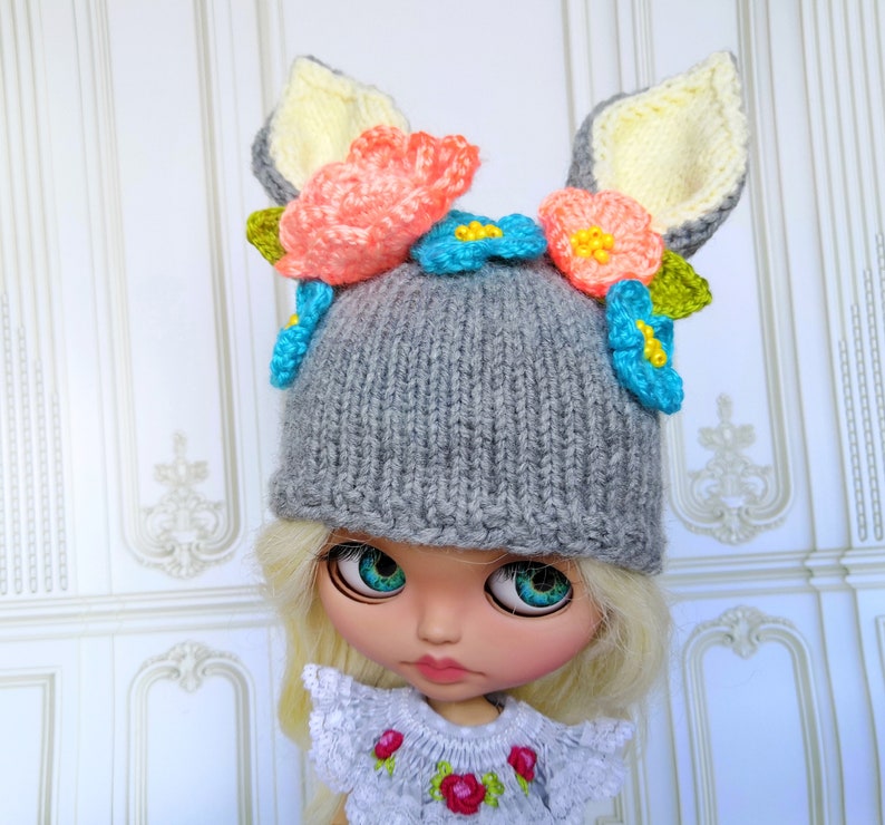 Blythe bunny hat Knitted hat for doll gray color with rabbit ears and pink blue flowers