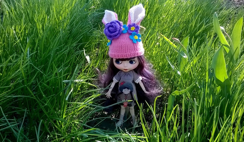 Blythe Bunny Hat: Hand-Knitted Doll Clothes image 6