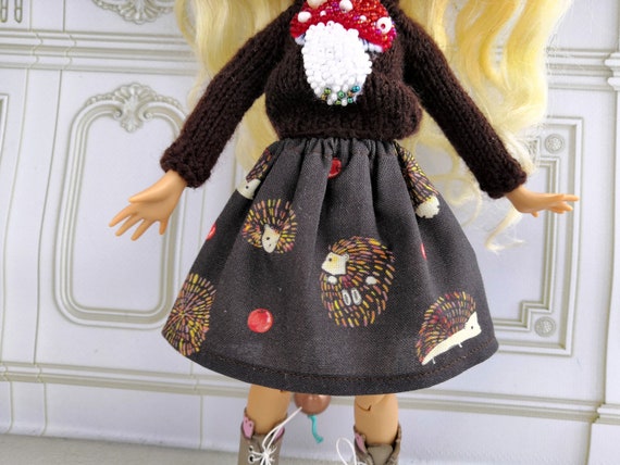 Skirt for Blythe doll with hedgehog