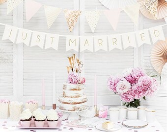 Just Married sign, Wedding banner, wedding bunting, Just Married Bunting white and gold, Just Married Bunting, Wedding Reception Decor